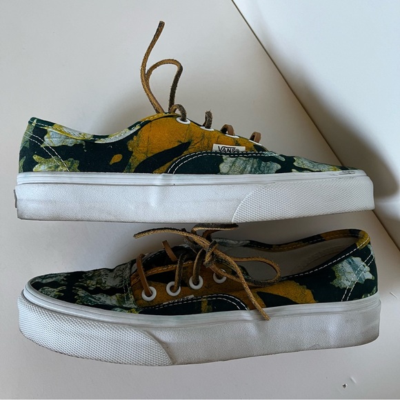 Van’s and Della shoes size 7.5 women’s - Picture 6 of 7